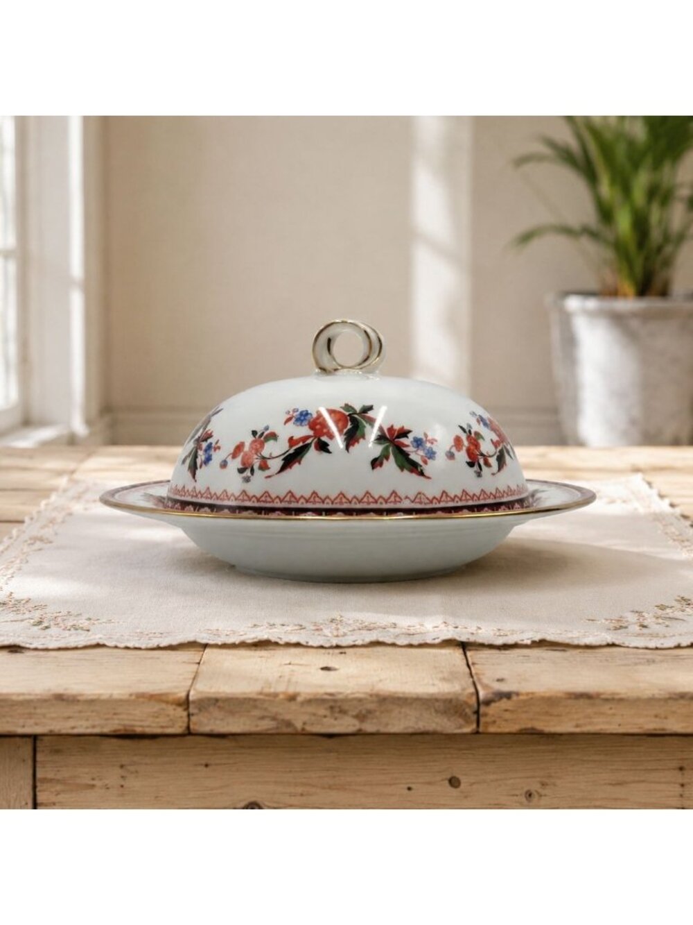 Aynsley Lidded Butter Dish Round Floral With Gold Trim England Vintage 8"